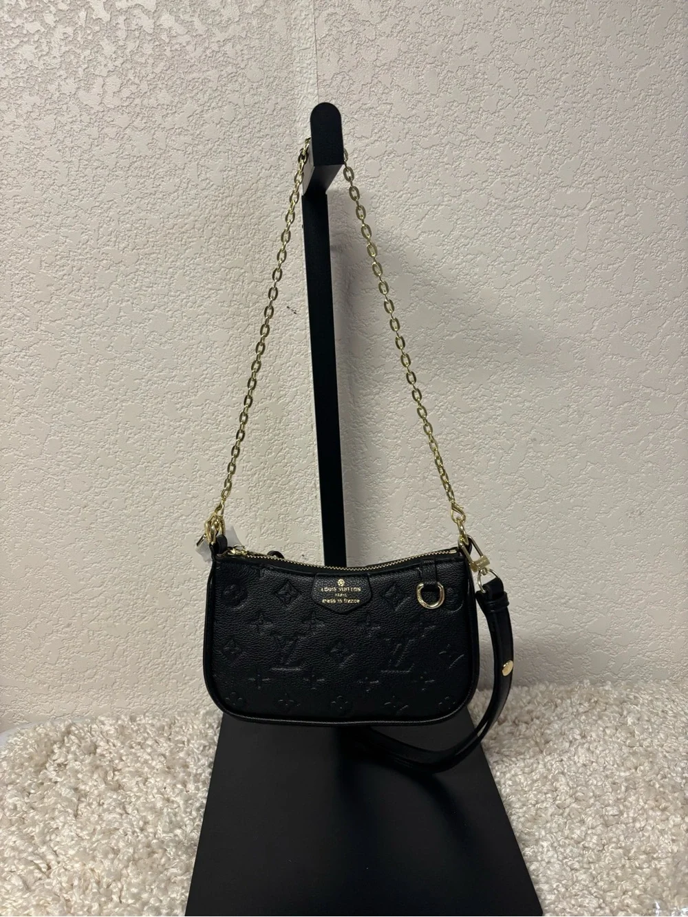 Black Women's Shoulder Bag with Gold Chain - Picture 1 of 7